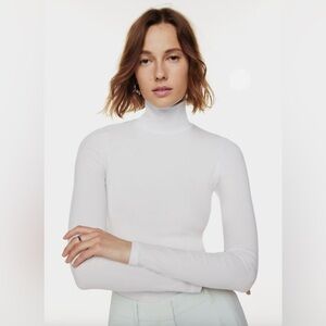 Wilfred Aritzia - White Ribbed Turtleneck Slim Long Sleeve Top